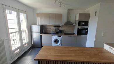 Appartement à louer 880 € 3 pièces 2 chambres 64 m² La Madeleine Chartres 28000