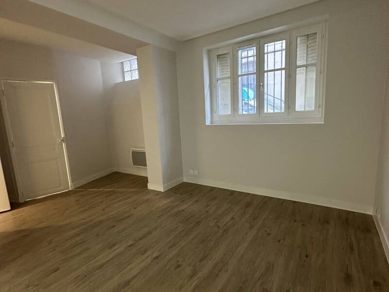 Maison à louer, 26m², PARIS 18E