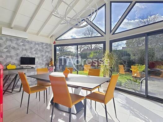 Maison à vendre 1 139 000 € 8 pièces 4 chambres 164 m² 723 m² de terrain Magny-le-Hongre 77700