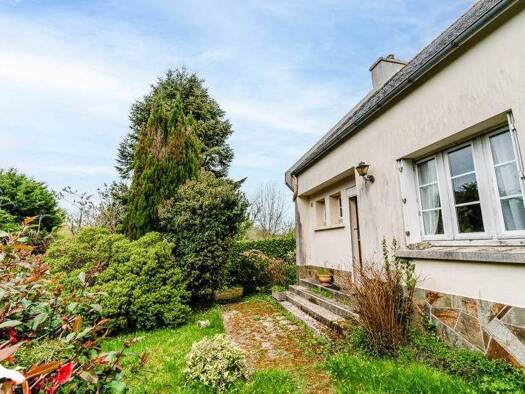 Maison à vendre 231 440 € 5 pièces 4 chambres 186 m² 35 052 m² de terrain Dinéault 29150