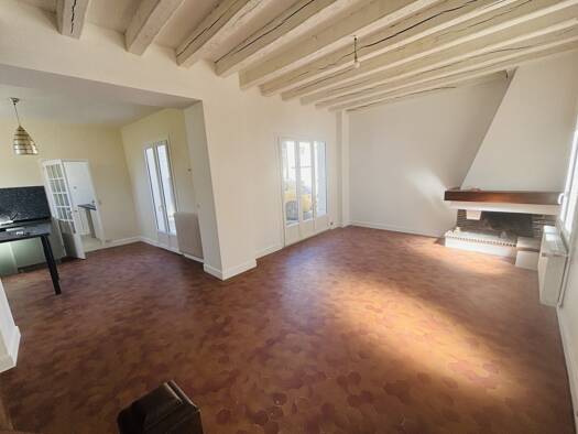 Maison à vendre 188 100 € 5 pièces 2 chambres 90 m² 111 m² de terrain Bourges 18000
