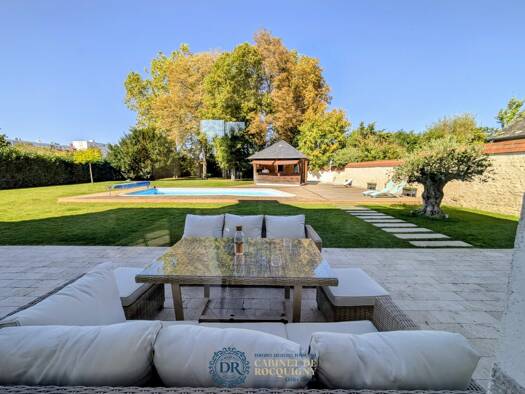 Maison à vendre 1 029 000 € 13 pièces 5 chambres 427 m² 2 657 m² de terrain Bourgogne Saint Loup-Armenault Châtaigniers Saint-Jean-de-Braye 45800