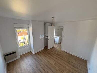Appartement à louer 420 € 1 pièce 28 m² 2ème étage Savigneux 42600