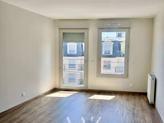 Appartement à vendre - Première occupation 238 500 € 2 pièces 1 chambre 44,53 m² Étage 3/3 Mairie Sainte-Geneviève-des-Bois 91700