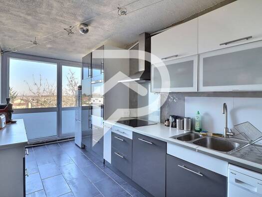 Appartement à vendre 213 900 € 4 pièces 3 chambres 84 m² Étage 4/4 La Raviniere Osny 95520