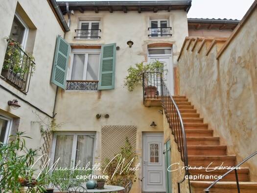Maison de ville à vendre 232 000 € 6 pièces 3 chambres 121 m² 221 m² de terrain Centre Nord Mâcon 71000