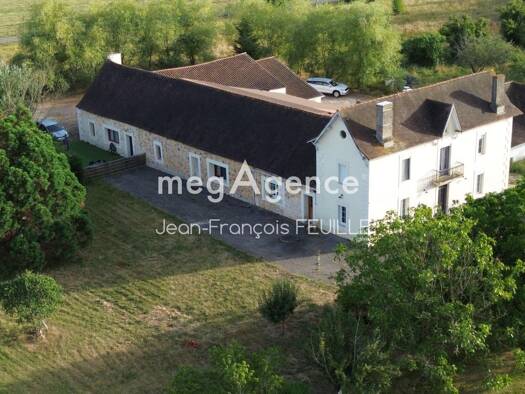 Ferme équestre à vendre 467 500 € 300 m² 20 000 m² de terrain Bergerac 24100
