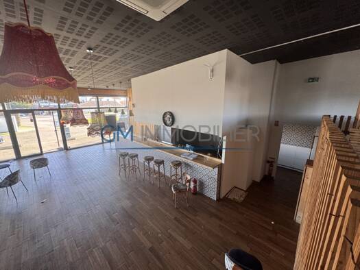 Local commercial à louer 2 340 € 180 m² de surface de vente Est Saint-Vincent-de-Tyrosse 40230