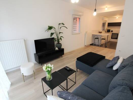 Appartement à louer 750 € 2 pièces 1 chambre 43 m² 3 étages Pentagone La Roche-sur-Yon 85000