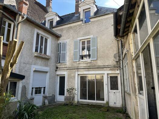 Maison à vendre 220 500 € 6 pièces 4 chambres 120 m² 80 m² de terrain Bourges 18000