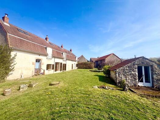 Ferme à vendre 210 000 € 4 pièces 3 chambres 225 m² 1 568 m² de terrain Saint-Didier-sur-Arroux 71190