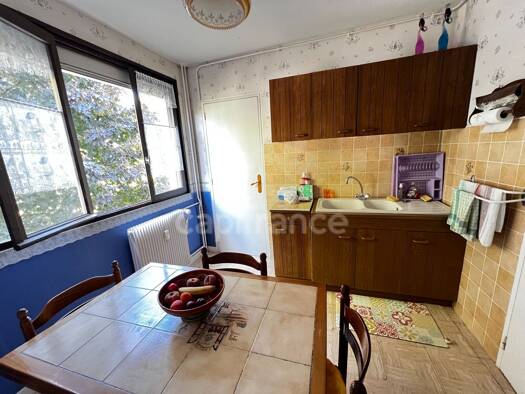 Appartement à vendre 82 000 € 4 pièces 3 chambres 74 m² 2ème étage La Marjorie Lons-le-Saunier 39000