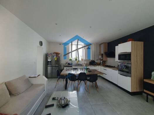 Immeuble à vendre 189 000 € 212 m² L'Horme 42152