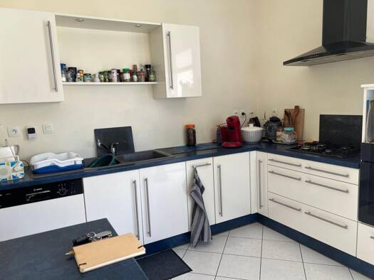 Maison de ville à vendre 175 725 € 3 pièces 2 chambres 85 m² 3 762 m² de terrain Est Saint-Jean-d'Angély 17400