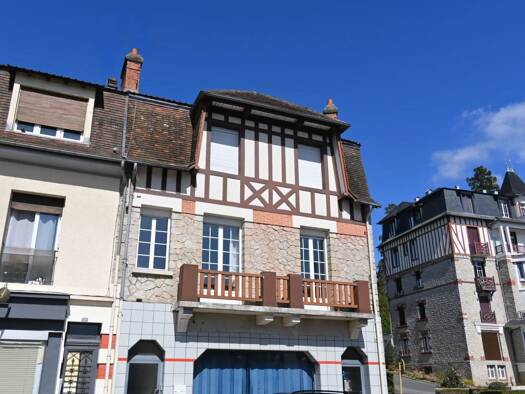 Appartement à vendre 86 500 € 3 pièces 2 chambres 71,5 m² Étage 2/2 Bagnoles de l'Orne Normandie 61140