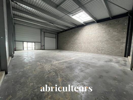 Local commercial à louer 1 350 € 210 m² de surface de vente Vauroux-Grandes Ruelles Mainvilliers 28300