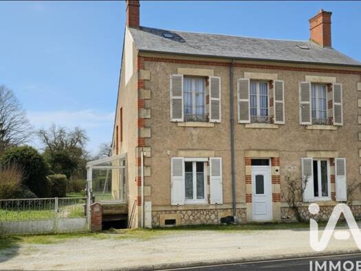 Maison à vendre 76 000 € 4 pièces 3 chambres 111 m² 1 624 m² de terrain Senneçay 18340