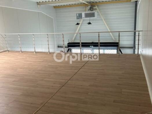 Local commercial à louer 3 300 € 312 m² de surface de vente Bétheny 51450