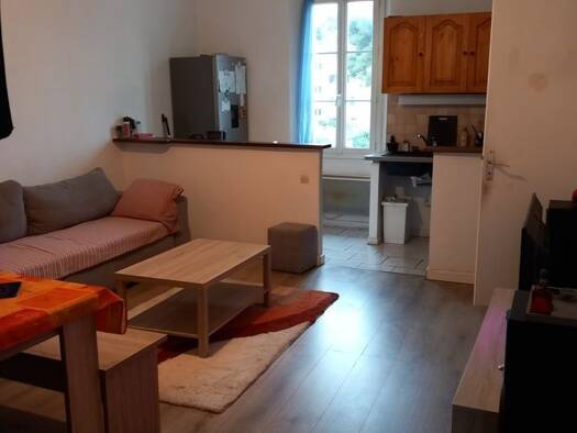 Appartement à vendre 95 000 € 3 pièces 2 chambres Étage 2/2 Toulon 83100