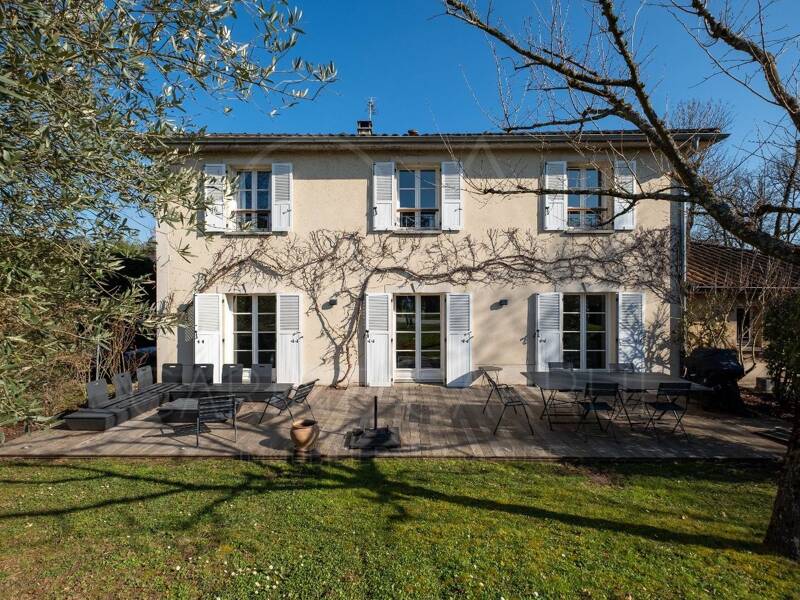 Maison à vendre, 182m², CHARBONNIERES LES BAINS