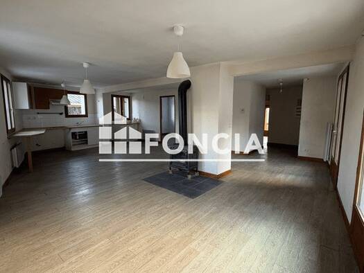 Appartement à louer 1 050 € 5 pièces 4 chambres 140 m² 2ème étage Grand-Aigueblanche 73260