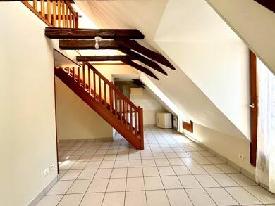 Duplex à louer 425 € 3 pièces 2 chambres 54,2 m² Dernier étage, Étage 3/3 Marcillac-Vallon 12330