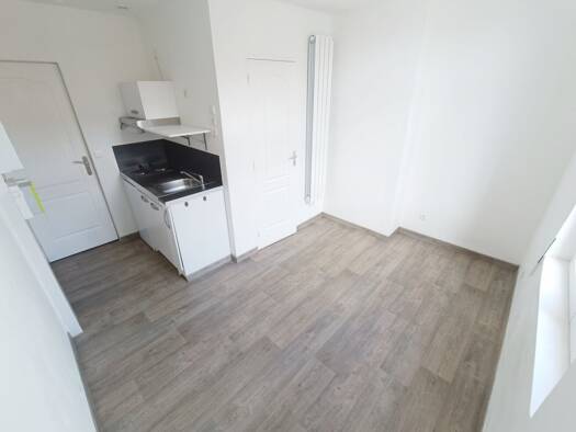 Appartement à louer 399 € 1 pièce 12 m² Saint Pierre Amiens 80000