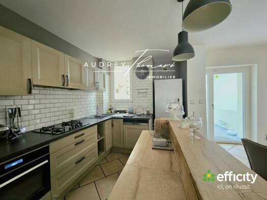 Maison de ville à vendre 325 000 € 6 pièces 4 chambres 120 m² 140 m² de terrain Geresmes-Bouillant Crépy-en-Valois 60800