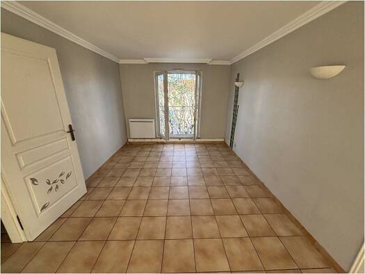 Appartement à louer 791 € 3 pièces 2 chambres 69 m² 3ème étage Centre Ville-Quai Jean Jaurès Alès 30100