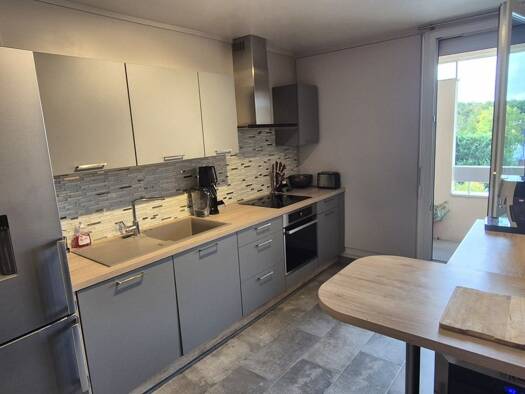 Appartement à vendre 210 000 € 4 pièces 2 chambres 84,42 m² Étage 6/10 Haubette Tinqueux 51430