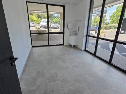 Local commercial à louer 1 250 € 61 m² de surface de vente Clermont l Herault 34800