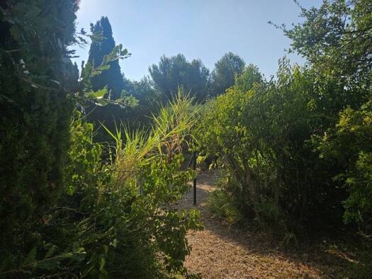 Terrain constructible viabilisé à vendre 235 000 € 280 m² de terrain Font Blanche-Repos Les Pennes-Mirabeau 13170