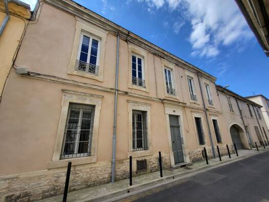 Immeuble à vendre 830 000 € 360 m² Gambetta Nîmes 30000