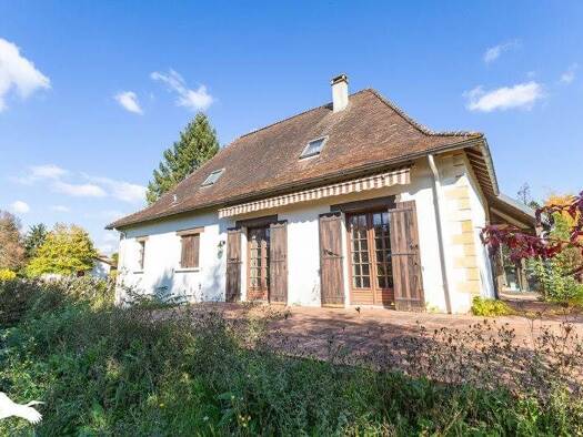 Maison à vendre 247 220 € 6 pièces 3 chambres 133 m² 4 350 m² de terrain Lalinde 24150