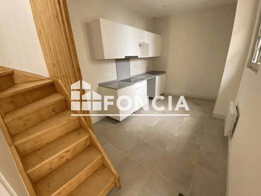 Duplex à louer 560 € 2 pièces 1 chambre 42,3 m² RDC Zone Pietonne Avignon 84000