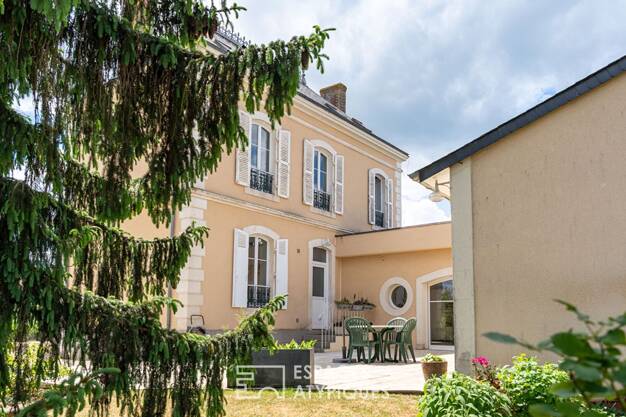 Maison à vendre 475 000 € 8 pièces 5 chambres 180 m² 1 111 m² de terrain Roeze sur Sarthe 72210