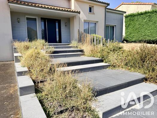 Pavillon à vendre 260 000 € 6 pièces 5 chambres 174 m² Verruyes 79310