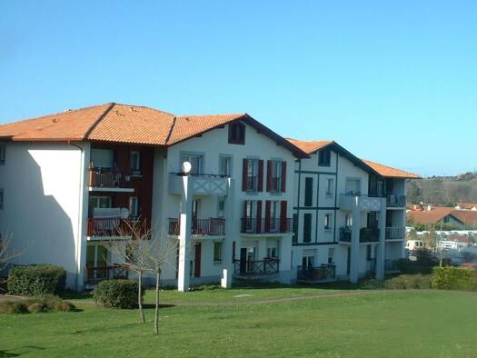 Appartement à louer 760 € 3 pièces 2 chambres 66,7 m² Étage 1/2 Acotz Saint-Jean-de-Luz 64500