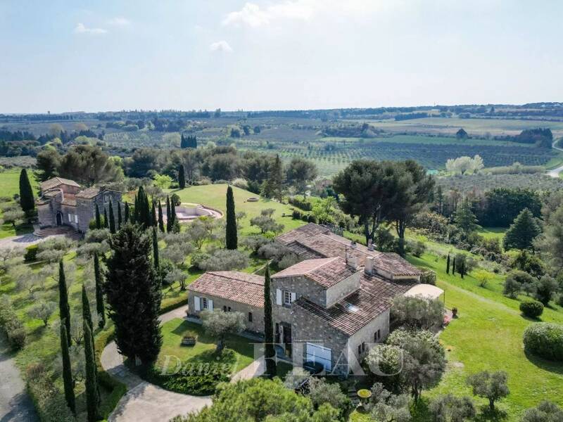 Maison à vendre, 610m², FONTVIEILLE