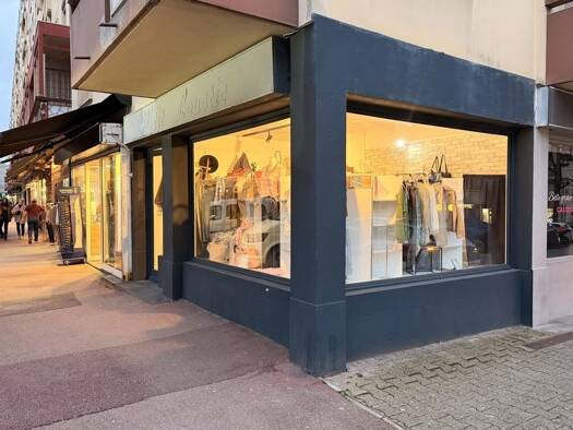 Local commercial avec bail commercial 25 000 € 20 m² de surface de vente Centre Ville Nord Aix-les-Bains 73100
