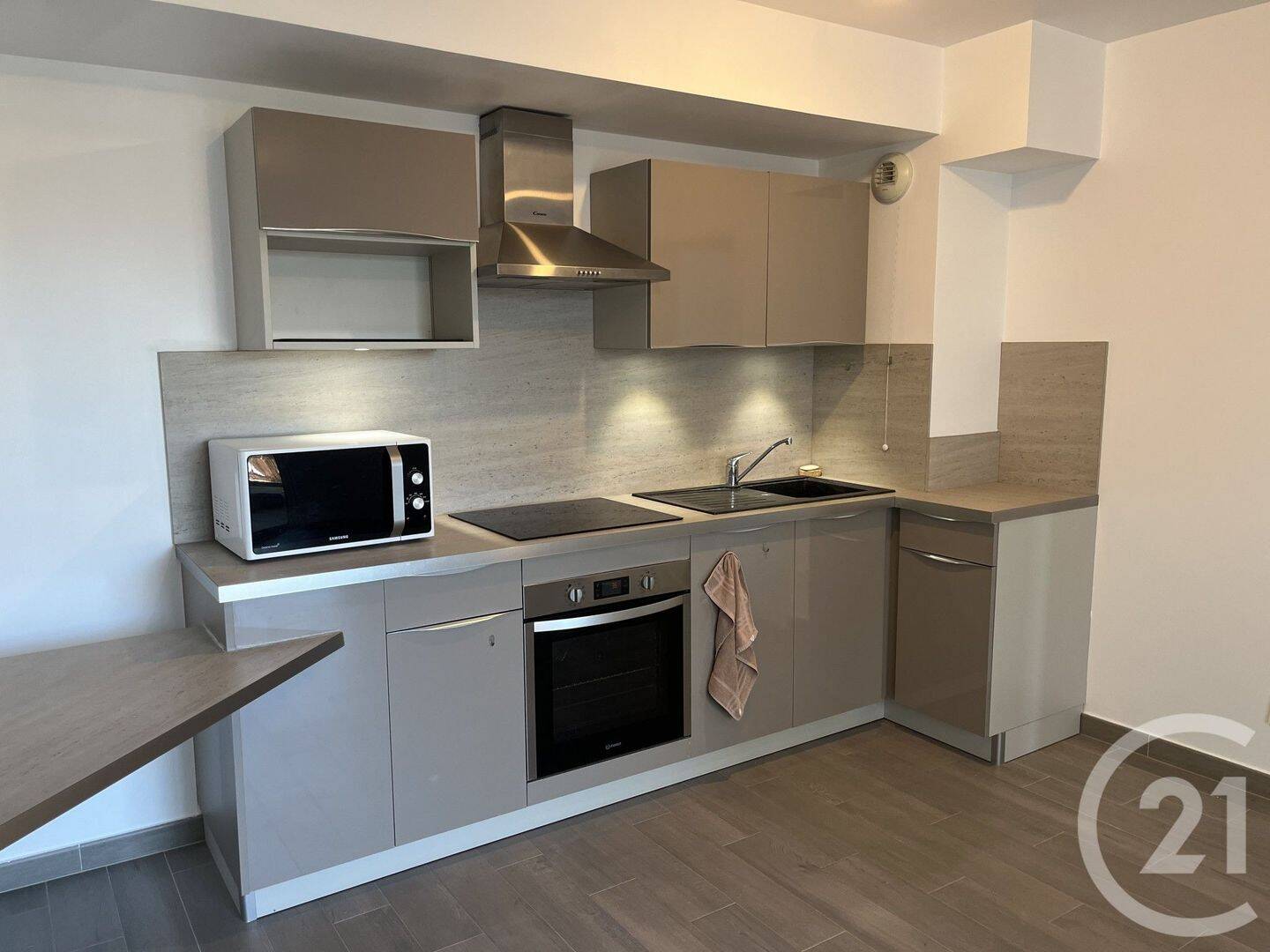 Maison à louer, 45m², LA VARENNE SAINT HILAIRE