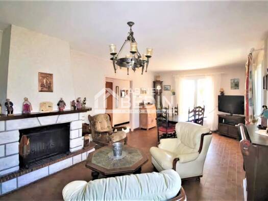 Maison à vendre 297 000 € 7 pièces 5 chambres 145,2 m² 1 680 m² de terrain Saint-Paul-lès-Dax 40990