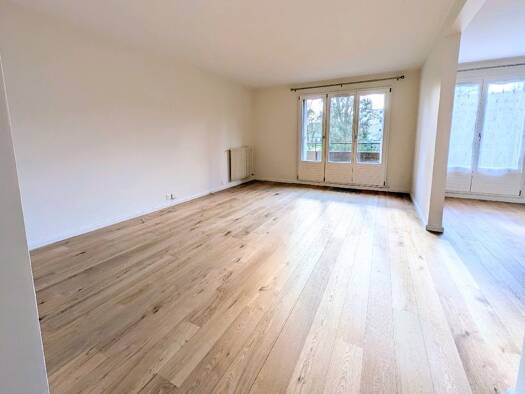 Appartement à louer 1 700 € 4 pièces 3 chambres 93 m² RDC L'Isle-Adam 95290