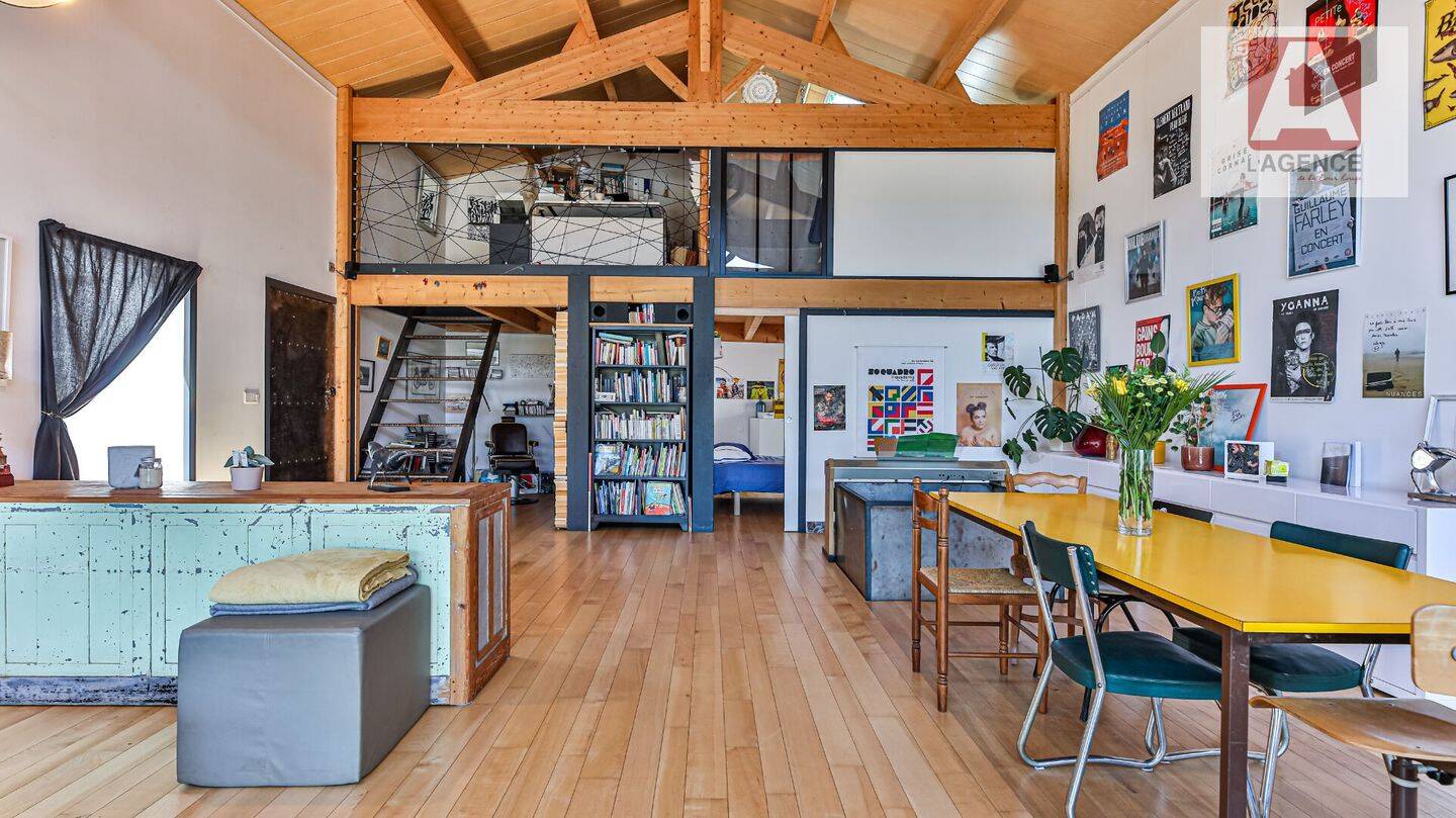 Maison à vendre, 173m², SAINT JULIEN DES LANDES
