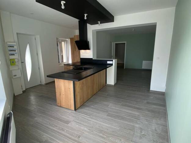 Appartement à louer 899 € 3 pièces 2 chambres 80 m² RDC/1 Des Ports Granville 50400