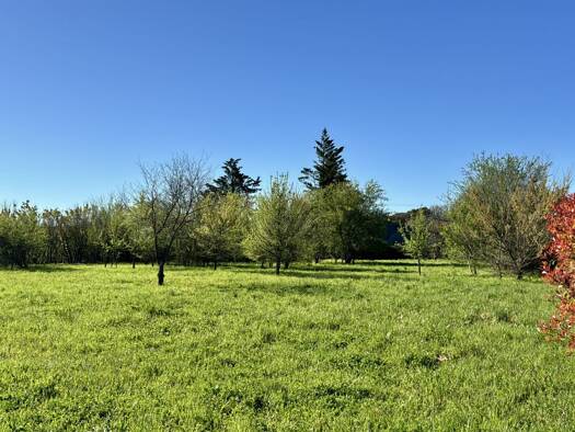 Terrain constructible à vendre 175 000 € 2 478 m² de terrain Nord Uzès 30700