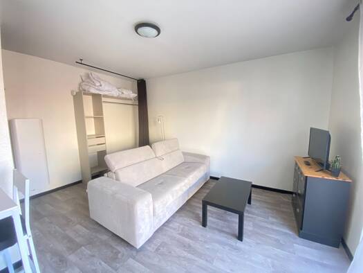 Appartement à louer 450 € 1 pièce 23 m² Étage 2/4 Centre Ville Mont-de-Marsan 40000