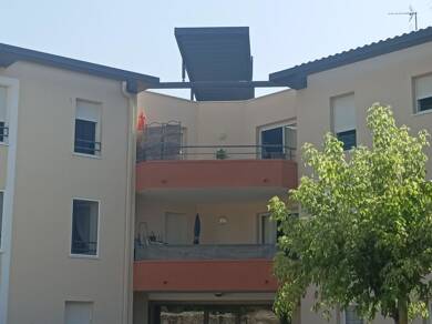 Appartement à louer 600 € 2 pièces 1 chambre 46,7 m² Dernier étage, Étage 2/2 Peripherie Marseillan 34340