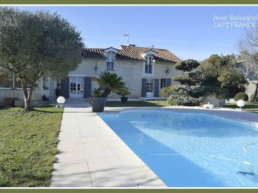 Maison à vendre 525 000 € 7 pièces 4 chambres 210 m² 5 483 m² de terrain Nord Condom 32100