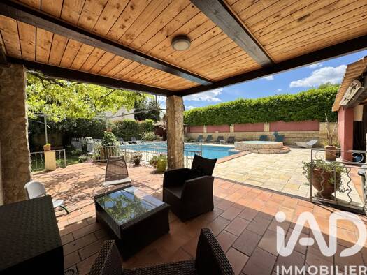 Maison à vendre 580 000 € 10 pièces 5 chambres 190 m² 1 700 m² de terrain Sernhac 30210